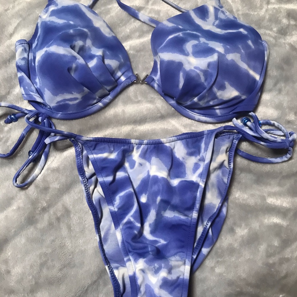 Venus bikini